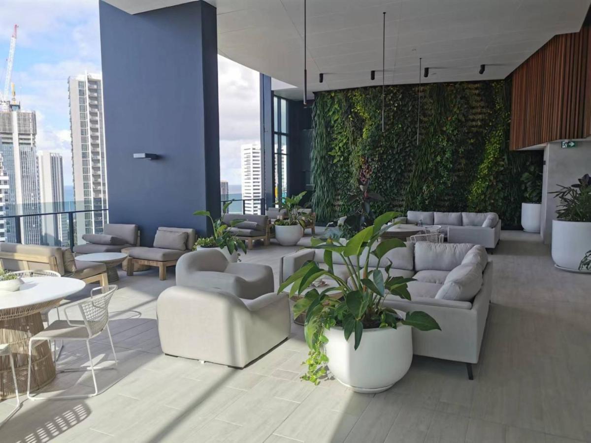 2 Bedroom Luxurious Family Apartment On 40Th Floor With Amazing Ocean Coastline Broadbeach Gold Coast Gc40 Exterior photo